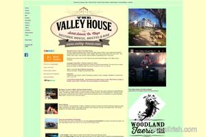 Valley House Holiday Hostel & Bar